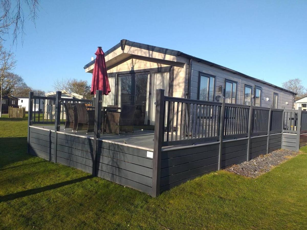 Superior 6 Berth Holiday Home In Suffolk Saxmundham Kültér fotó