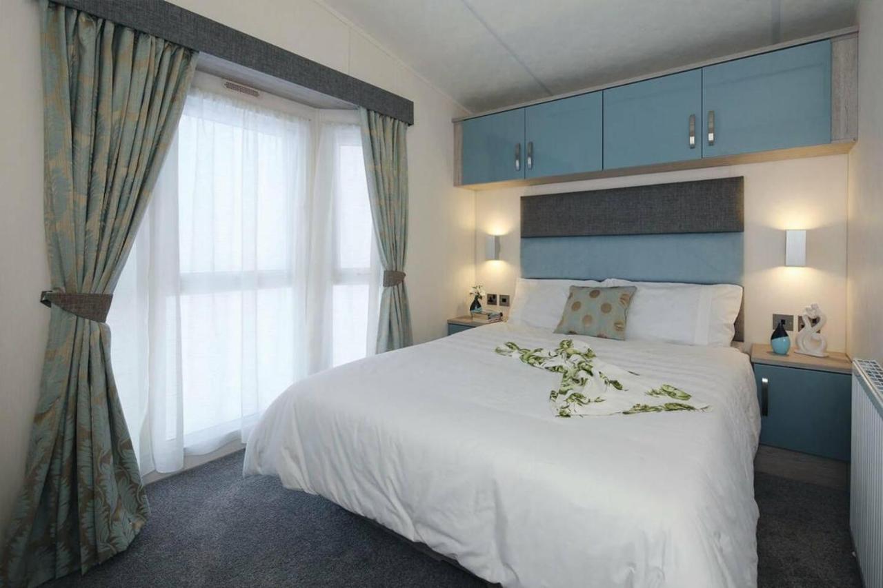Superior 6 Berth Holiday Home In Suffolk Saxmundham Kültér fotó