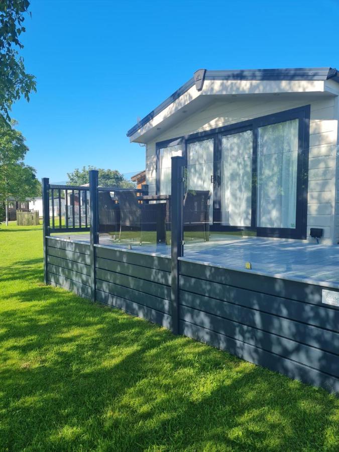 Superior 6 Berth Holiday Home In Suffolk Saxmundham Kültér fotó